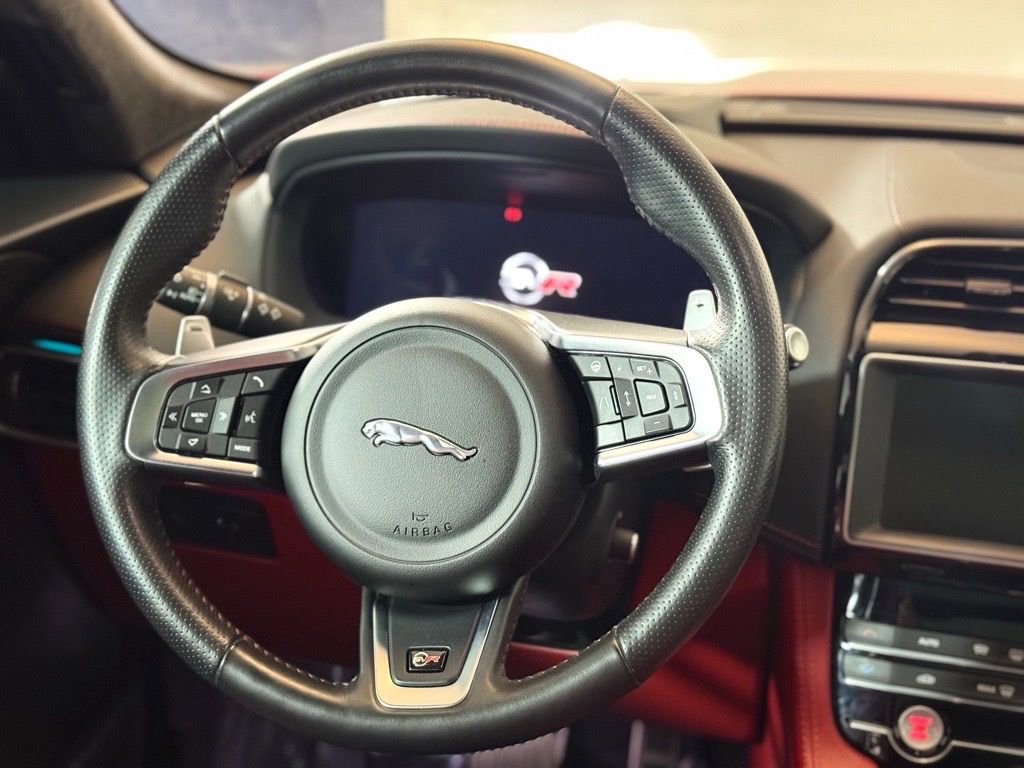 Used 2020 Jaguar F-PACE SVR AWD/4WD image 12