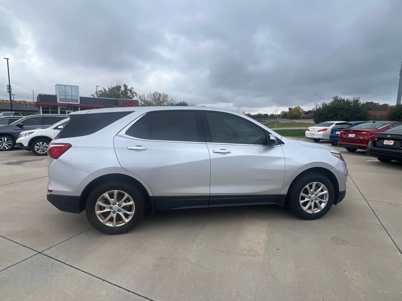 Used 2020 Chevrolet Equinox LT image 3