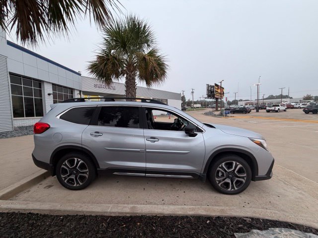 Used 2025 Subaru Ascent Limited AWD/4WD image 23