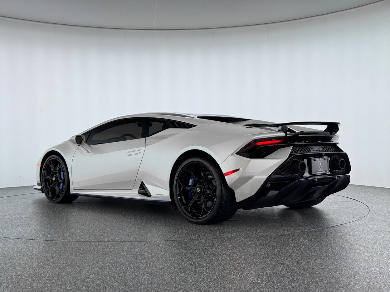 Used 2023 Lamborghini Huracan Tecnica RWD image 3