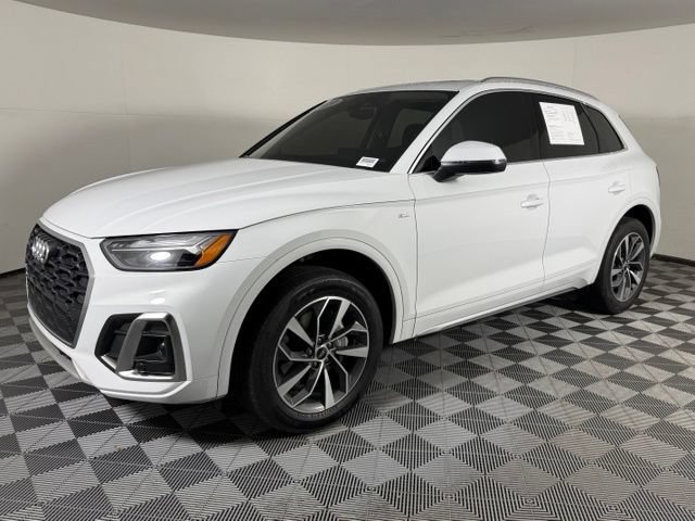 Used 2023 Audi Q5 2.0T Premium Plus w/ Premium Plus Package AWD/4WD image 2