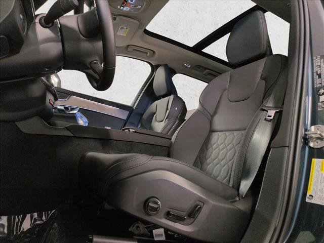 New 2026 Volvo XC90 B5 Plus w/ Protection Package AWD/4WD image 4