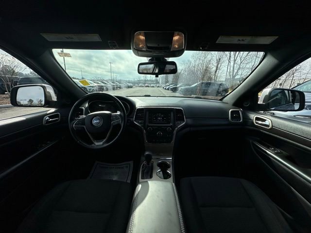 Used 2016 Jeep Grand Cherokee Laredo w/ Quick Order Package 23E image 2