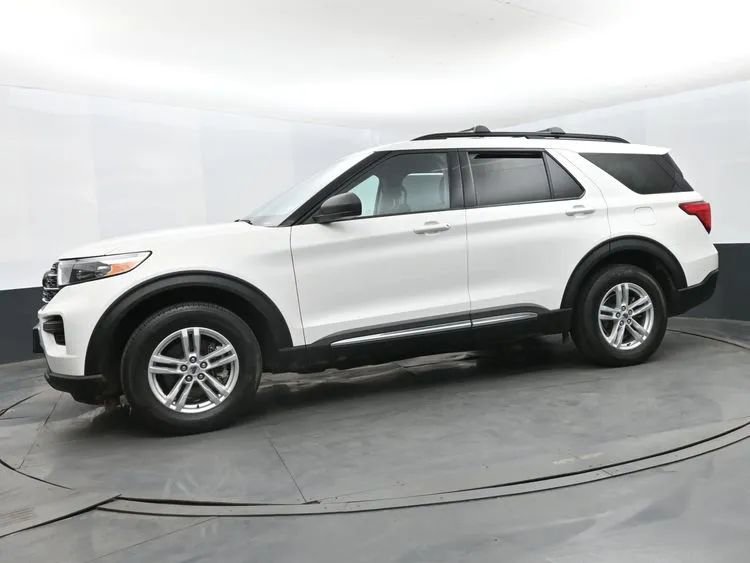 Used 2022 Ford Explorer XLT AWD/4WD image 5