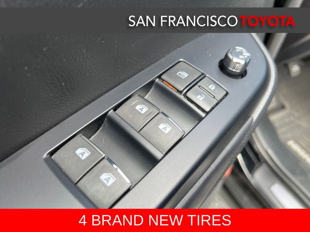 Used 2016 Toyota Highlander Limited image 38