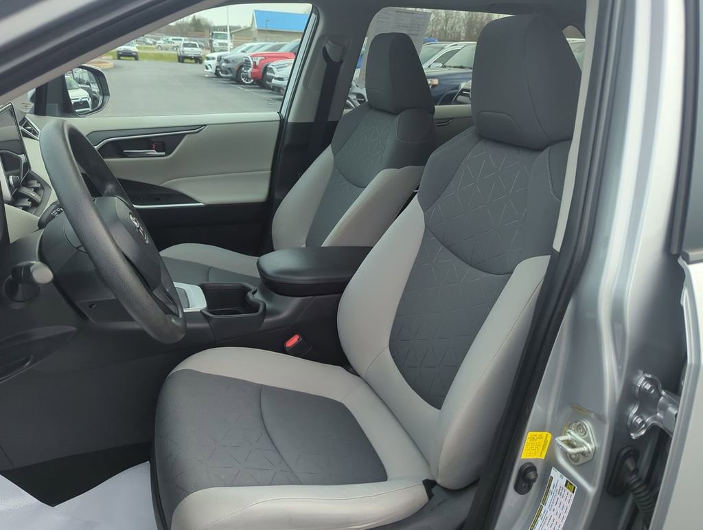 Used 2023 Toyota RAV4 XLE w/ Convenience Package AWD/4WD image 11