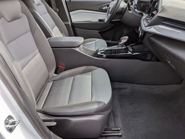Used 2025 Chevrolet Trax LT w/ LT Convenience Package image 28