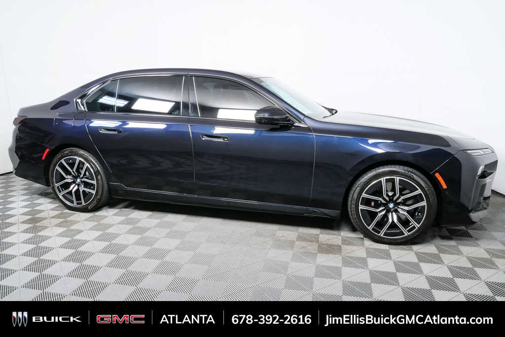 Used 2023 BMW 760i xDrive AWD/4WD image 2