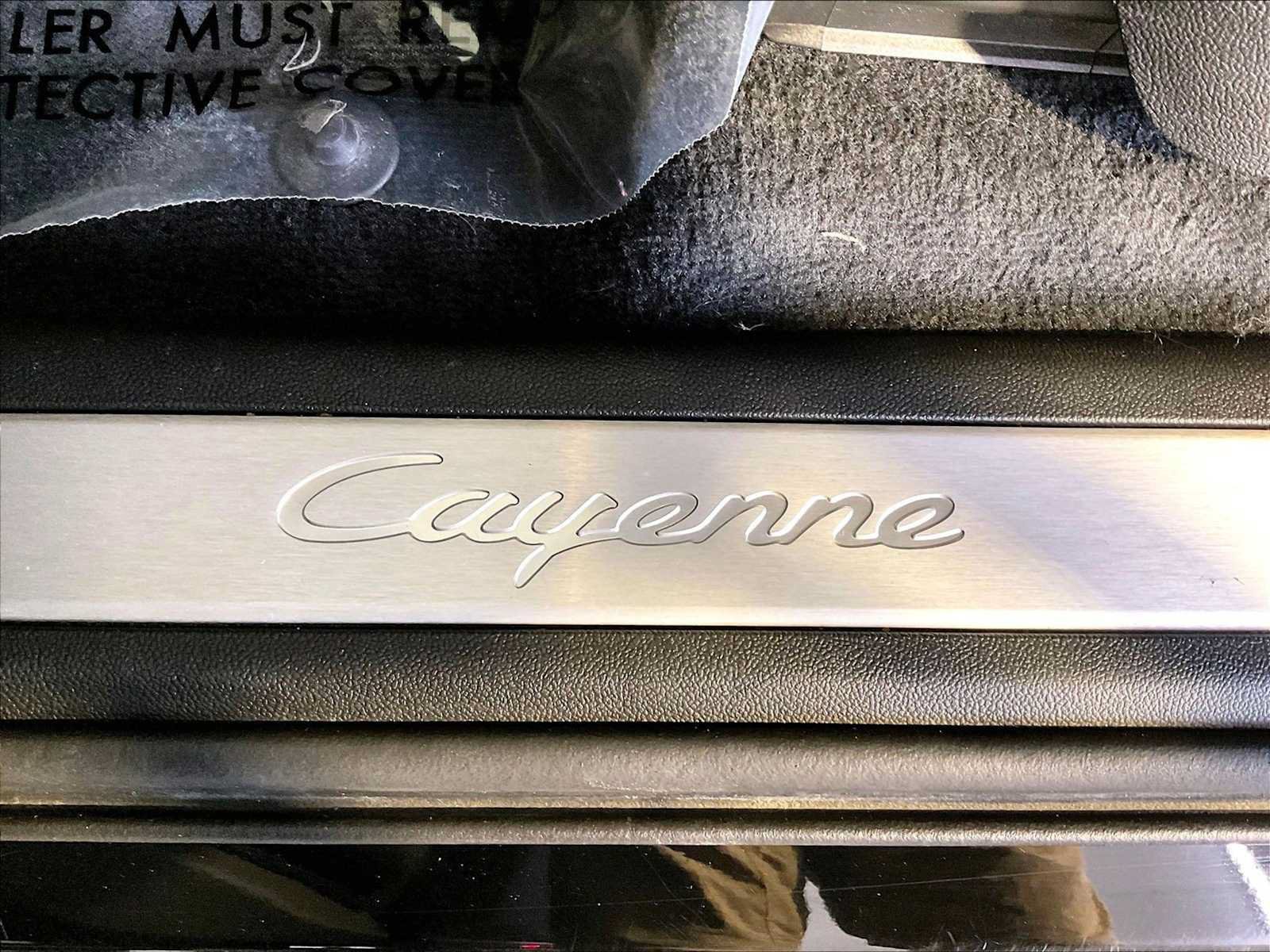 Certified 2023 Porsche Cayenne AWD/4WD image 19
