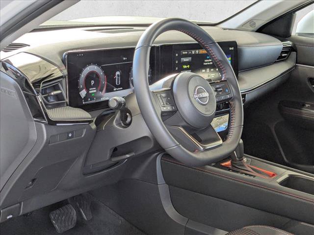 Used 2025 Nissan Kicks SR AWD/4WD image 10