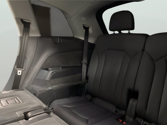 Used 2023 Audi Q7 2.0T Premium w/ Convenience Package AWD/4WD image 44