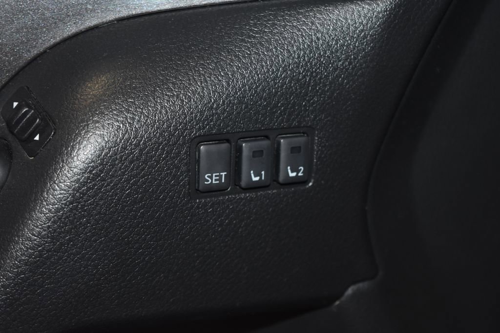 Used 2019 Nissan Rogue SV w/ Premium Package image 5