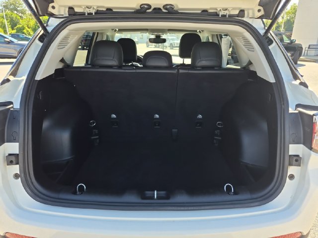 Used 2021 Jeep Compass Latitude FWD image 30