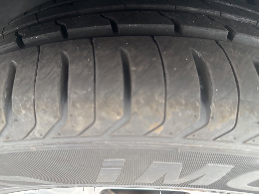 Used 2022 Kia Carnival EX image 7