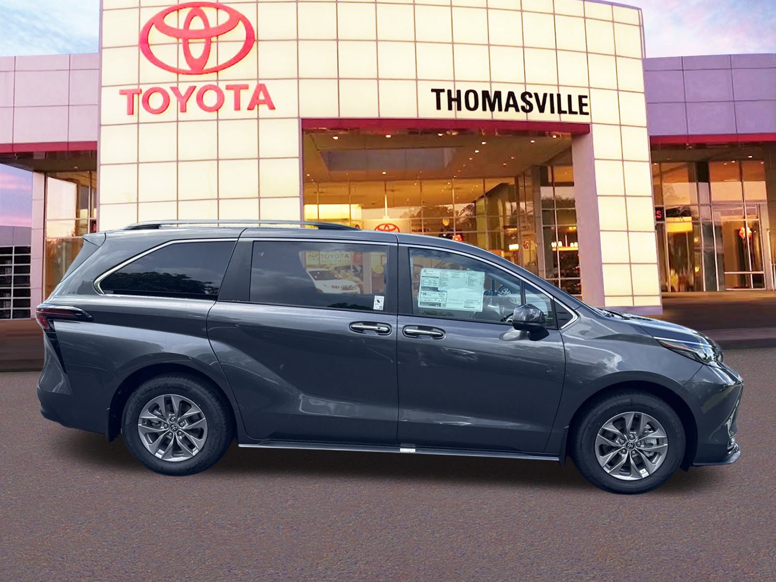 New 2025 Toyota Sienna XLE w/ XLE Plus Package FWD image 4