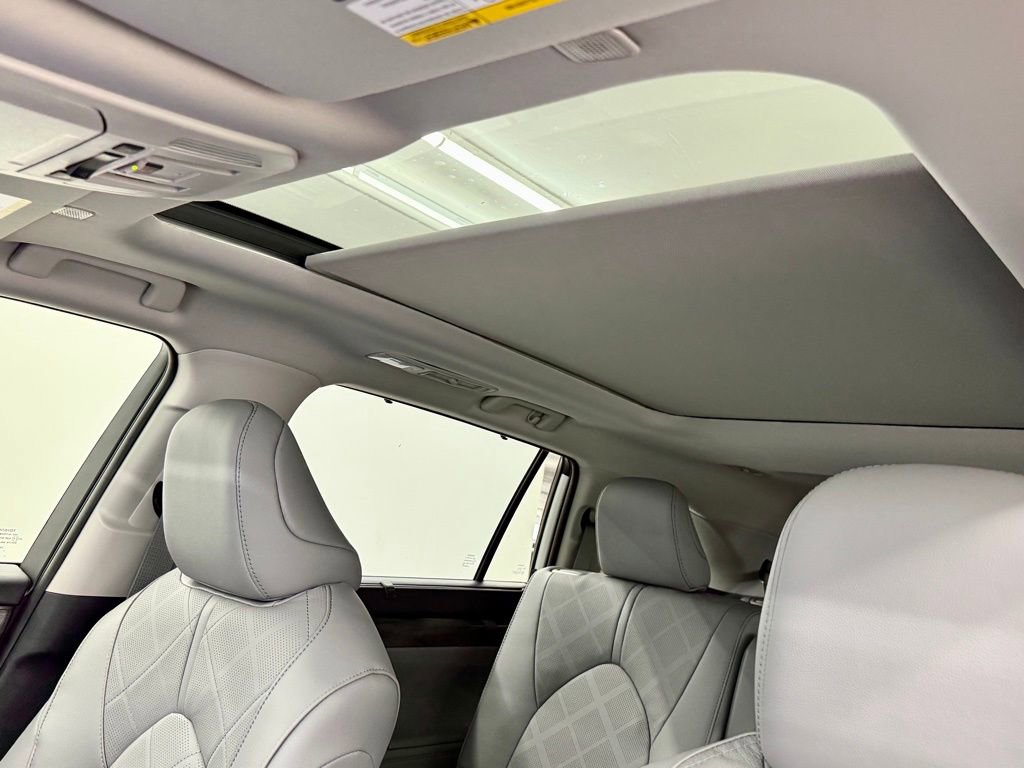 Used 2026 Toyota Highlander Platinum image 23