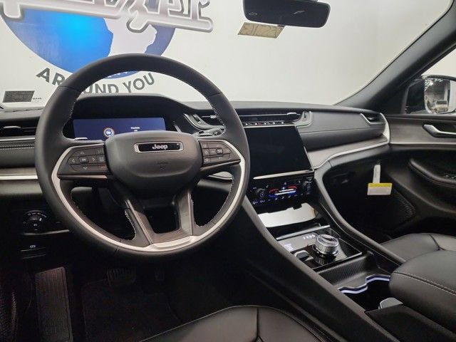 New 2025 Jeep Grand Cherokee L Limited w/ Trailer Tow Package image 18