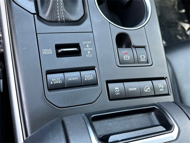 Certified 2022 Toyota Highlander XLE image 28