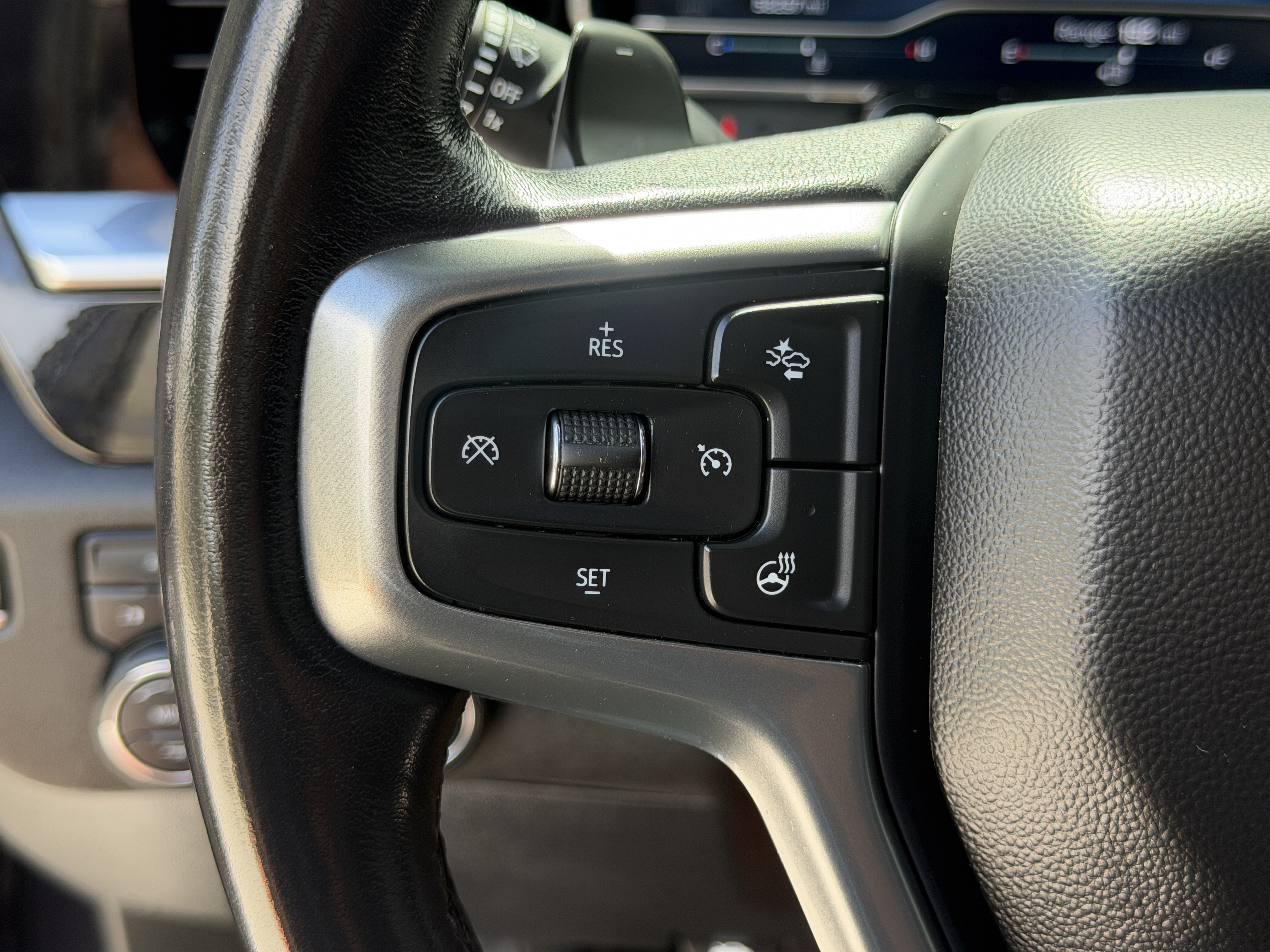 Used 2023 Chevrolet Silverado 1500 LTZ AWD/4WD image 28