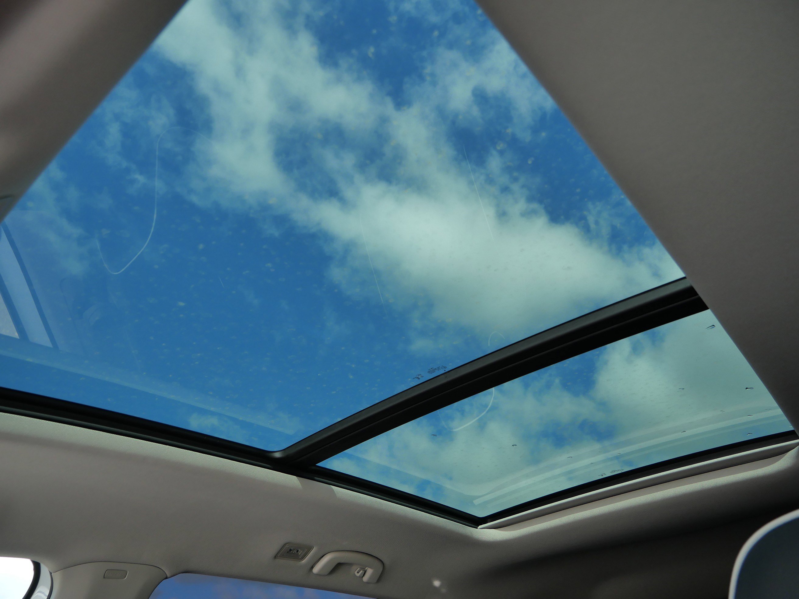 Certified 2024 Volkswagen Atlas SEL Premium R-Line image 34