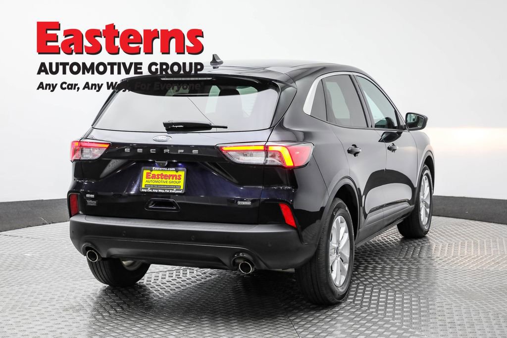 Used 2021 Ford Escape SE image 5