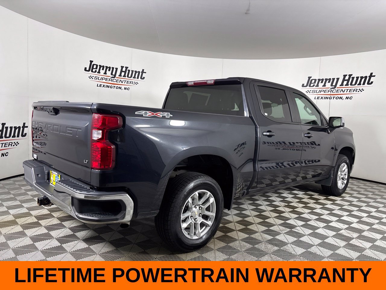 Used 2023 Chevrolet Silverado 1500 LT AWD/4WD image 6