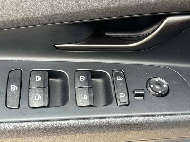 Certified 2025 Hyundai Elantra Sport FWD image 12