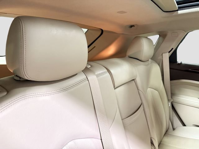 Used 2015 Cadillac SRX Luxury image 31