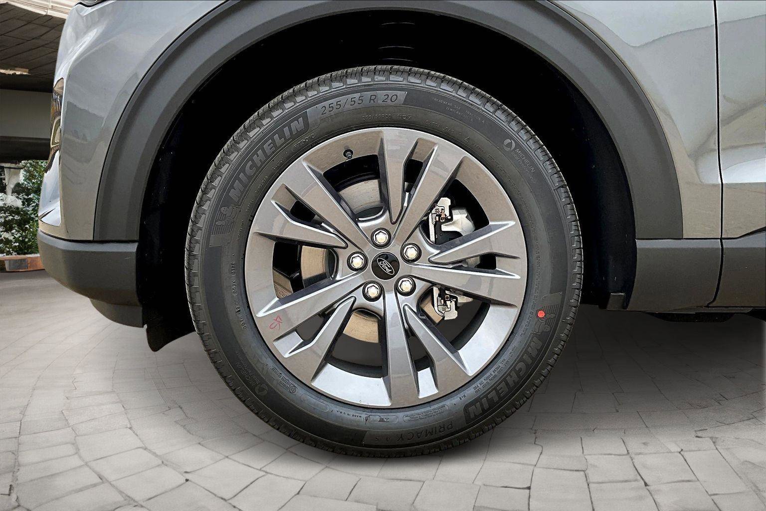 New 2026 Ford Explorer Active w/ Active Comfort Package image 13