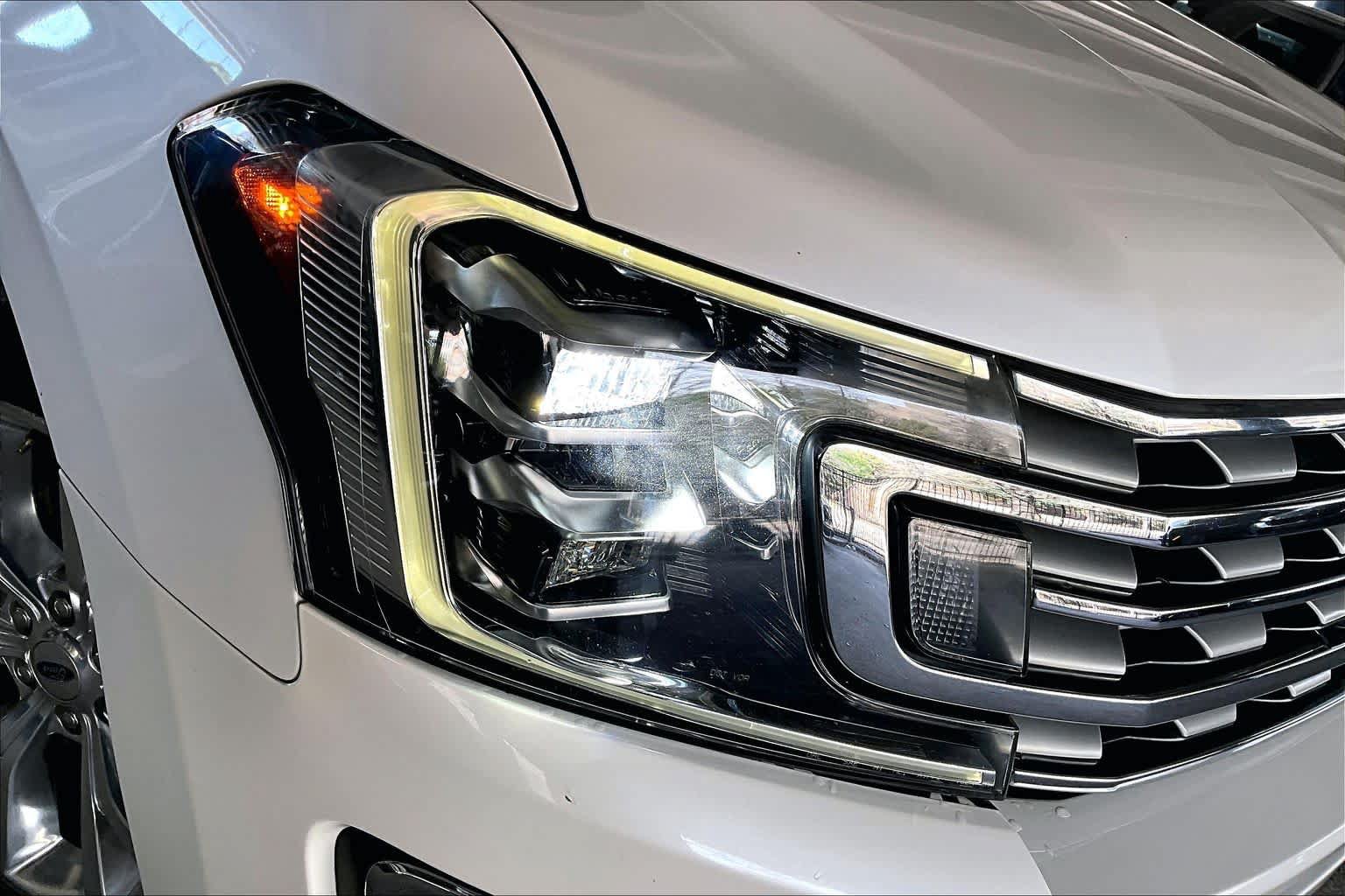 Used 2019 Ford Expedition Limited w/ Equipment Group 302A RWD image 27