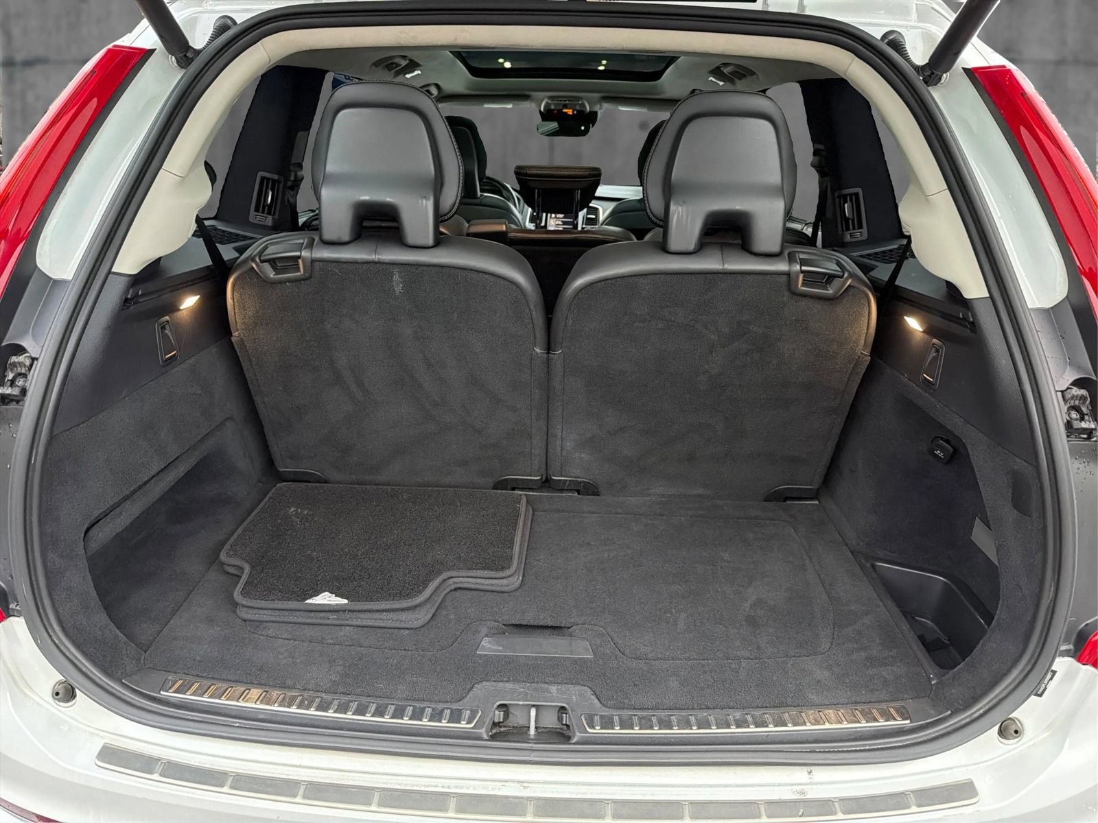 Used 2017 Volvo XC90 T6 Inscription w/ Luxury Package AWD/4WD image 13