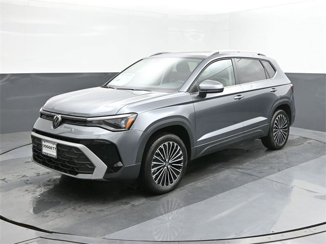 Used 2025 Volkswagen Taos SE w/ Panoramic Sunroof Package image 34