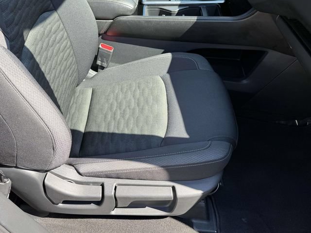 Used 2025 Nissan Pathfinder SV FWD image 11