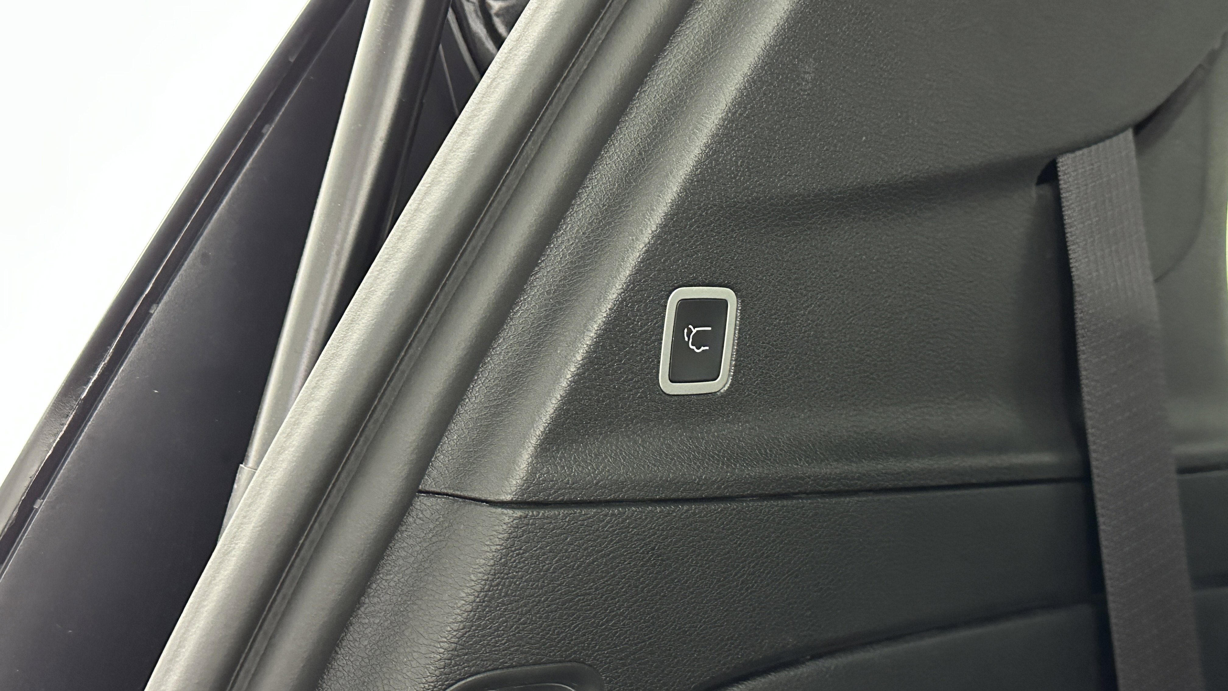 Used 2025 Chrysler Pacifica Select image 31