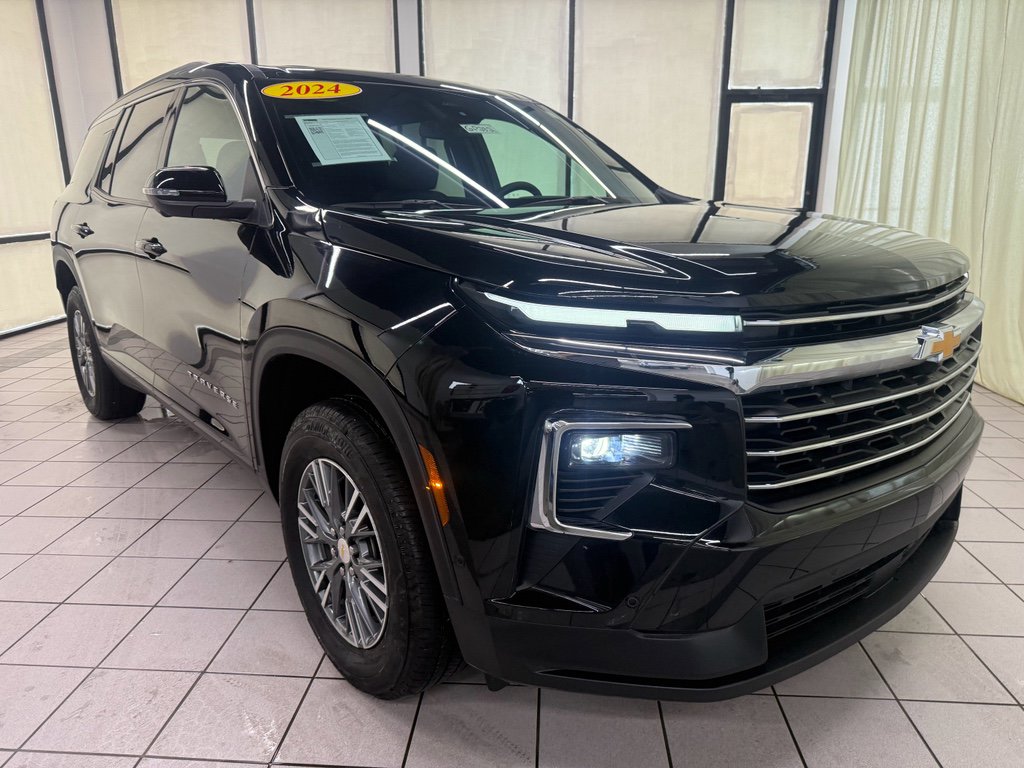 Certified 2024 Chevrolet Traverse LT w/ Enhanced Driving Package image 2