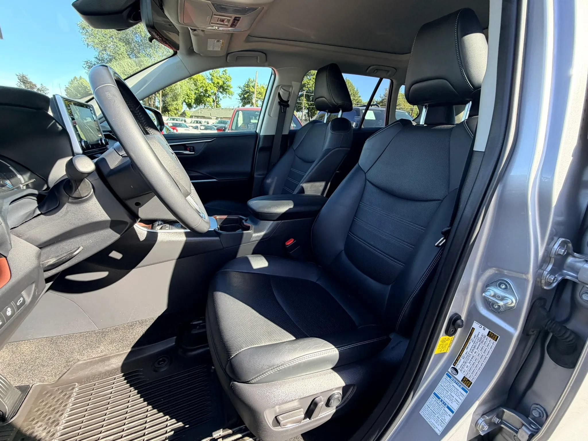 Used 2021 Toyota RAV4 Limited AWD/4WD image 11