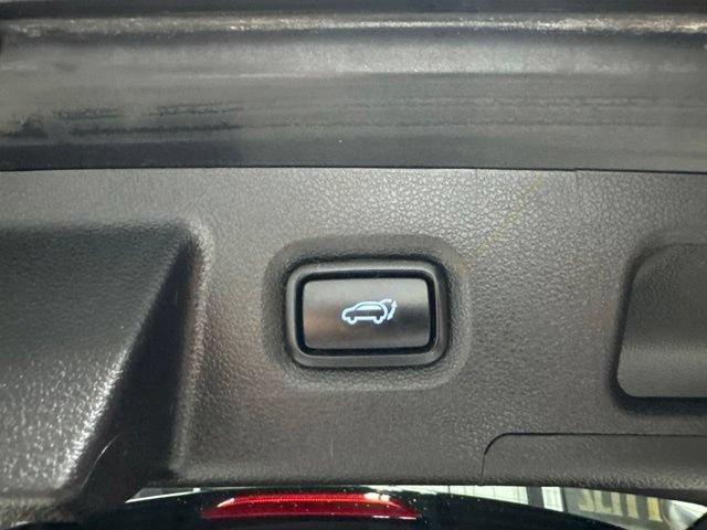 Used 2020 Hyundai Santa Fe Limited AWD/4WD image 22