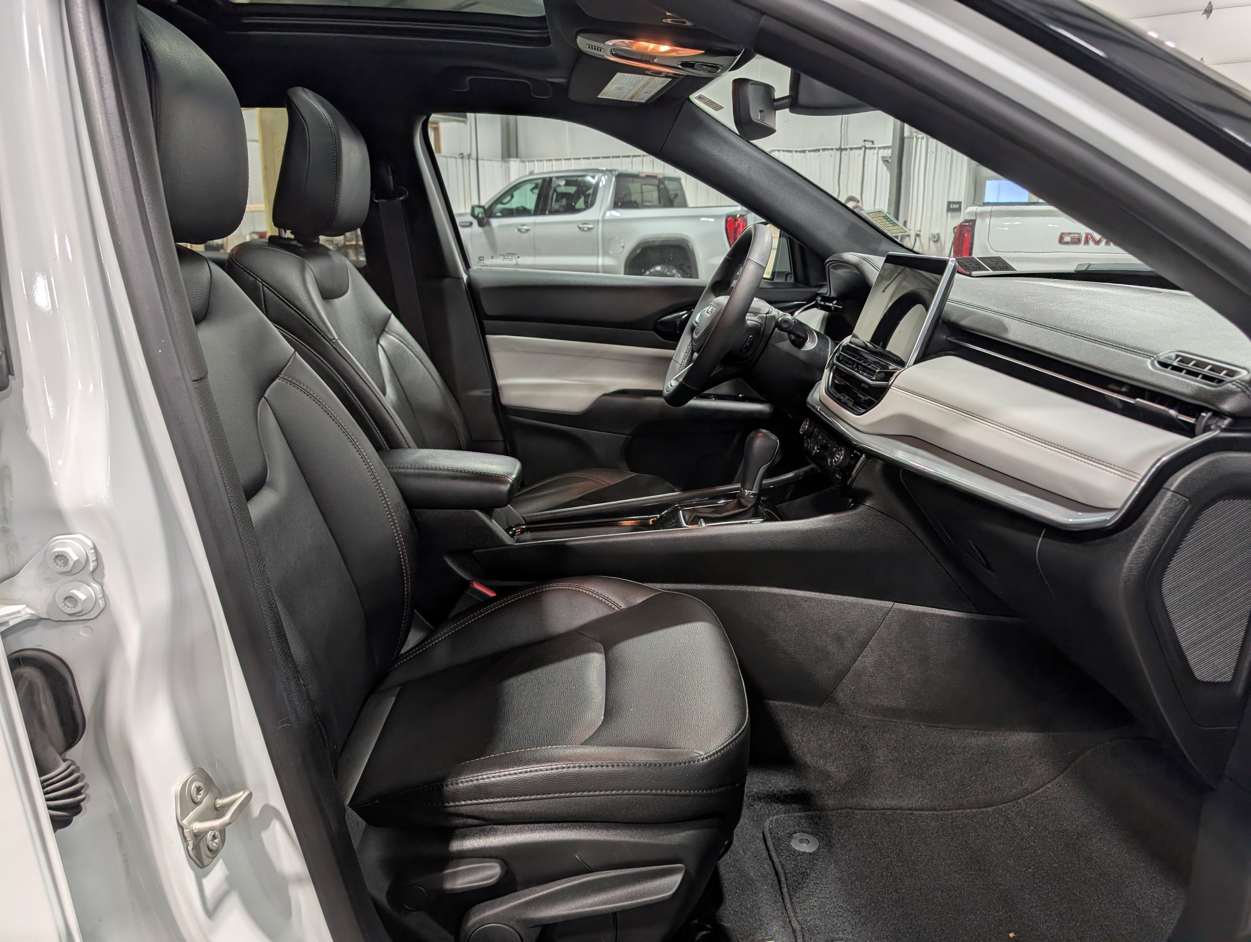 Used 2023 Jeep Compass Limited w/ Sun and Sound Group image 15