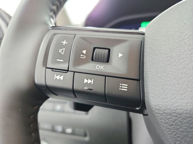 Used 2025 Nissan Rogue SL image 24