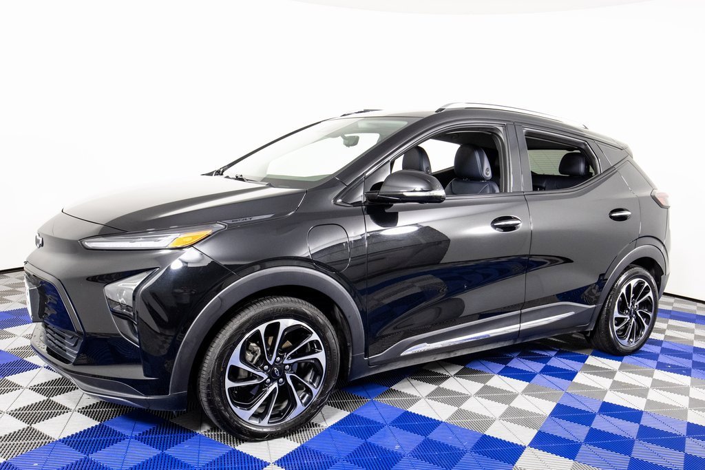 Used 2022 Chevrolet Bolt EUV Premier image 3