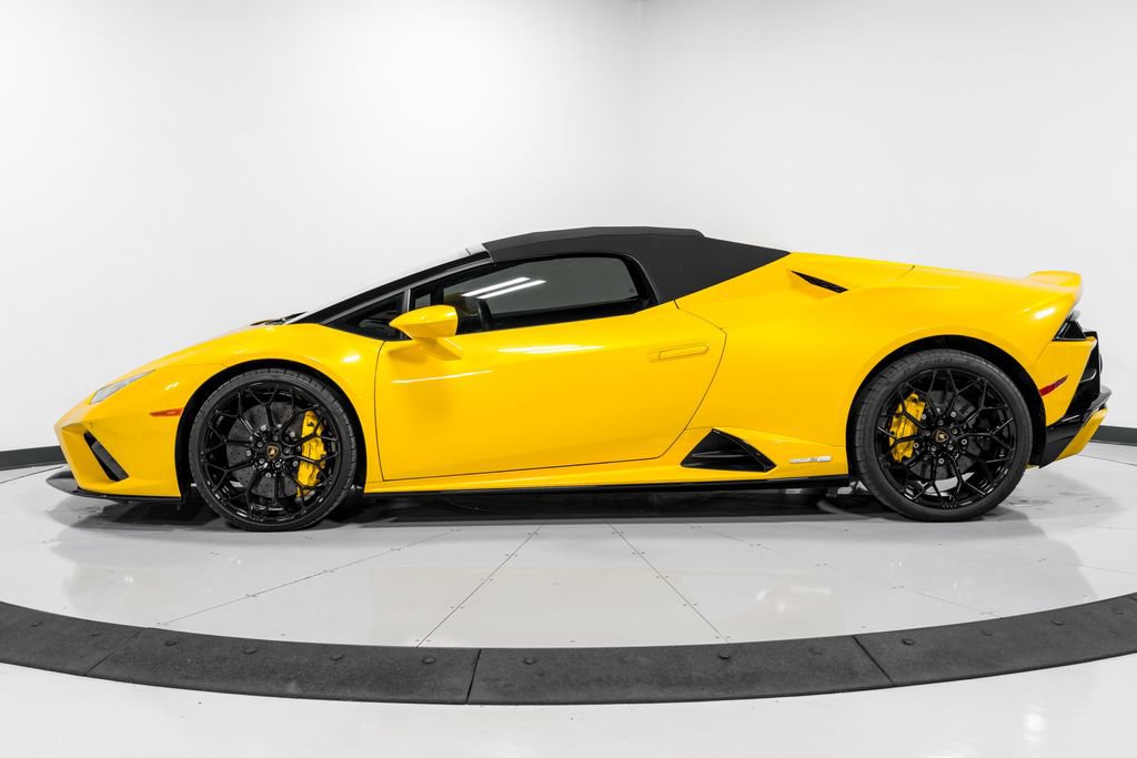 Used 2022 Lamborghini Huracan EVO RWD image 44