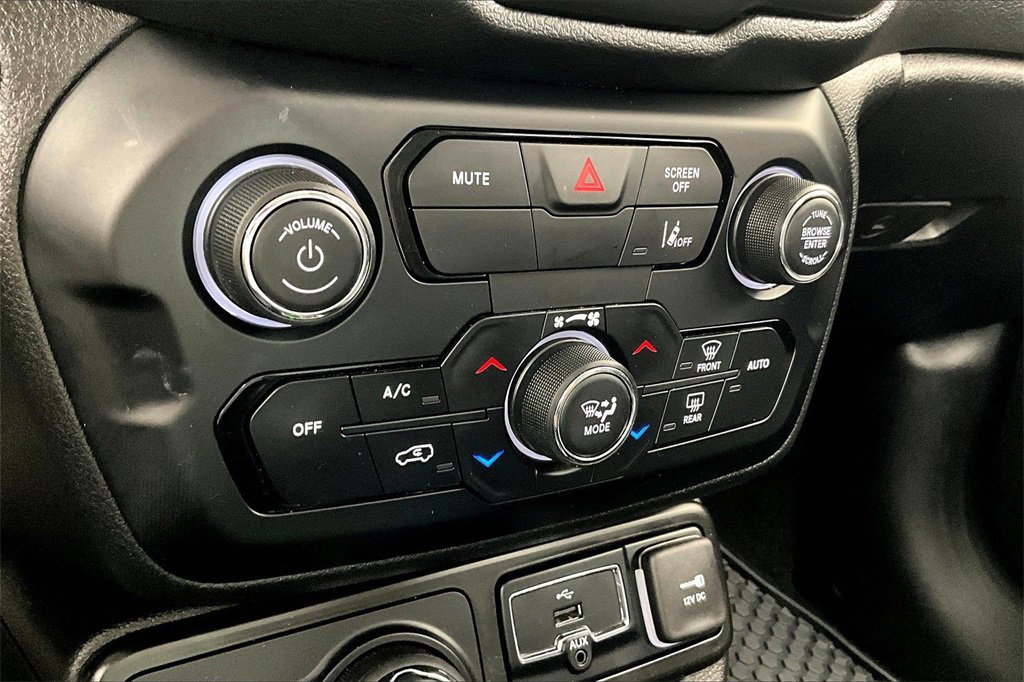 Used 2023 Jeep Renegade Limited image 31