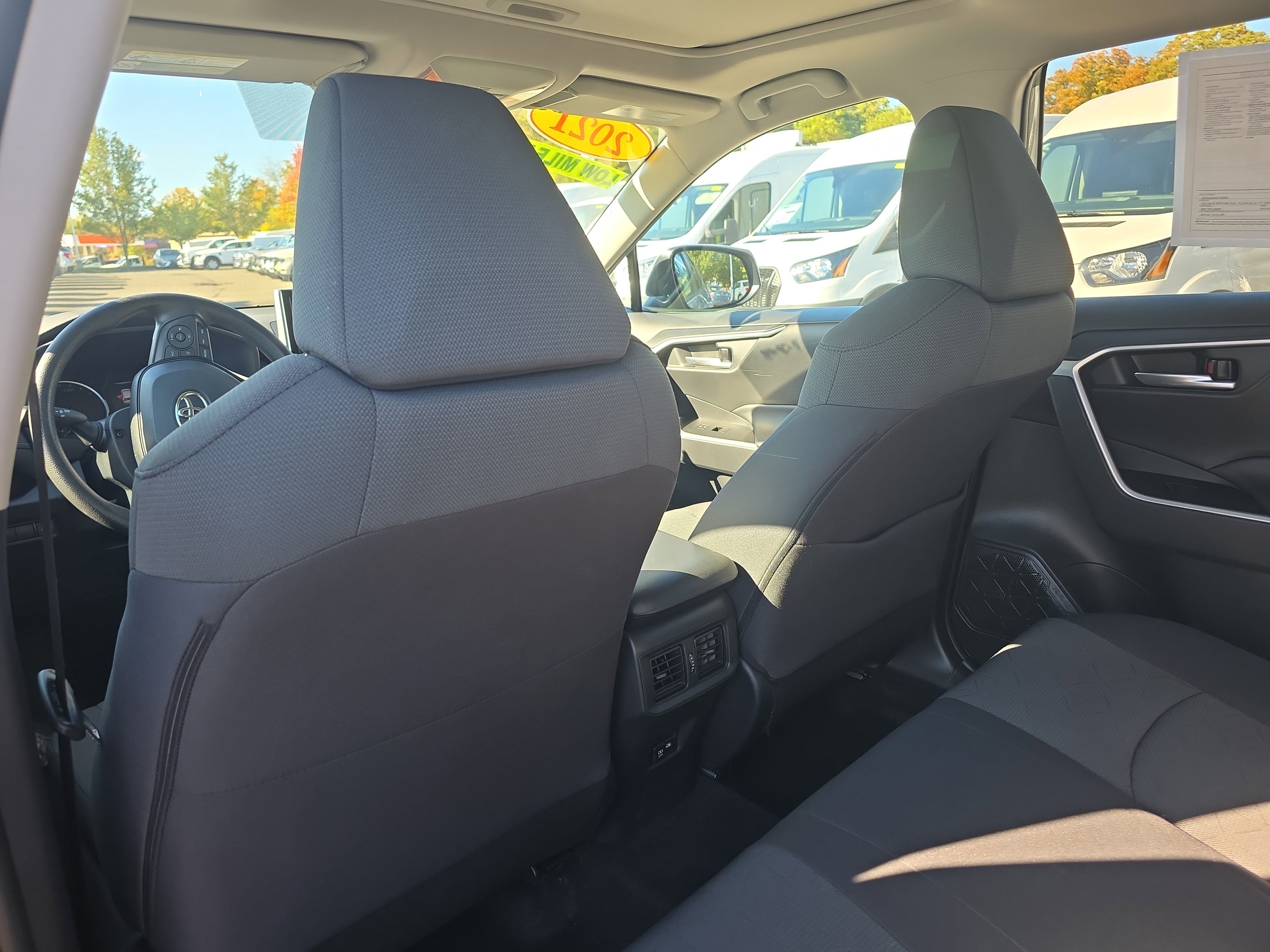 Used 2021 Toyota RAV4 XLE w/ Convenience Package image 24