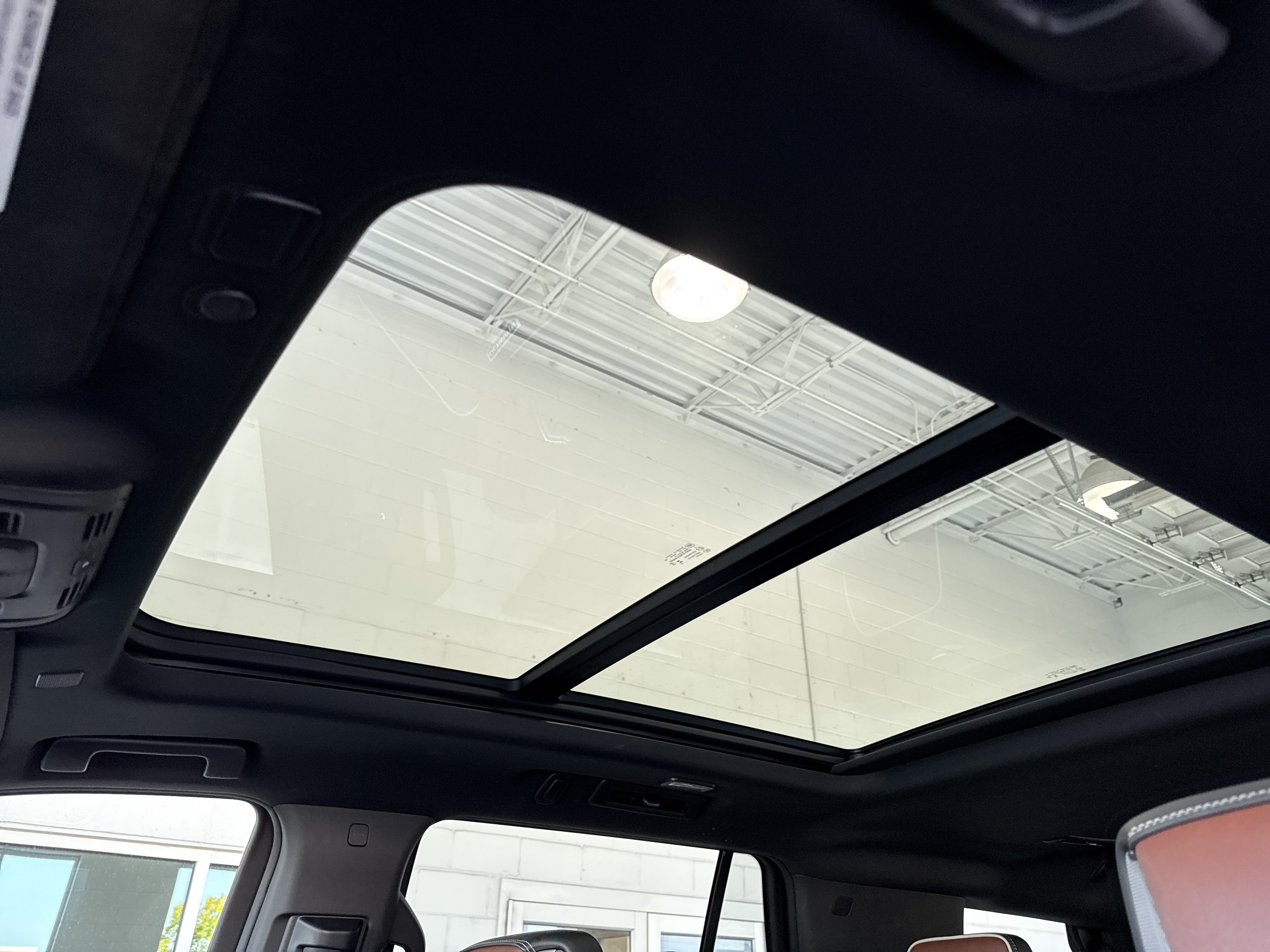 Used 2024 GMC Yukon Denali Ultimate AWD/4WD image 30