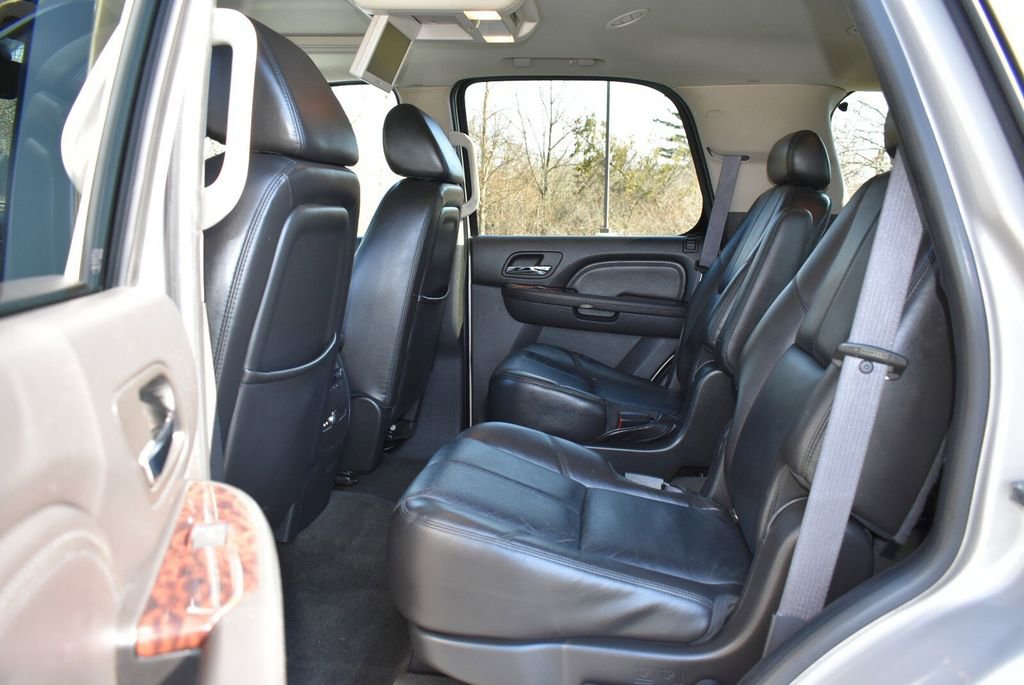 Used 2008 GMC Yukon Denali image 30