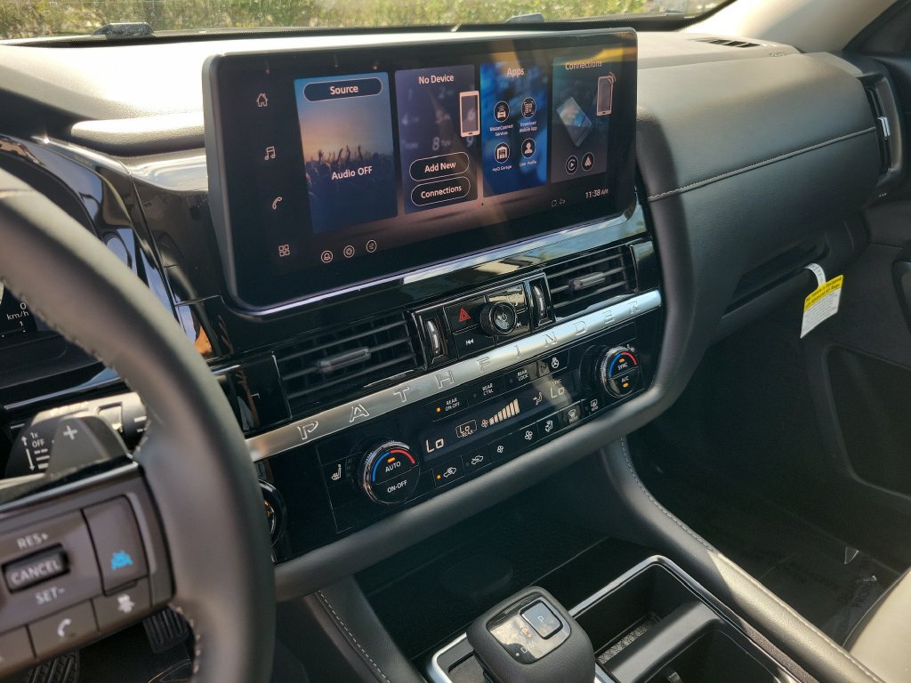 Certified 2026 Nissan Pathfinder SL AWD/4WD image 24