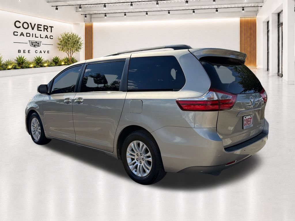 Used 2017 Toyota Sienna XLE w/ XLE Navigation Package FWD image 8