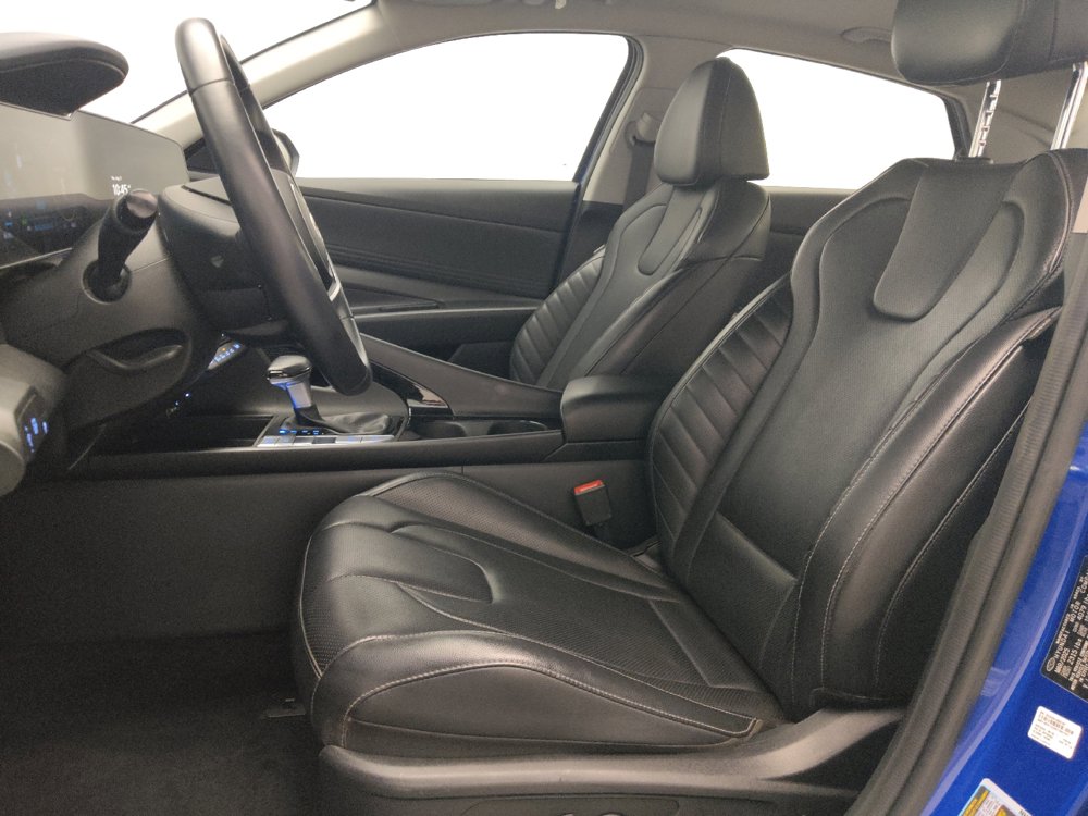 Used 2025 Hyundai Elantra Limited FWD image 17