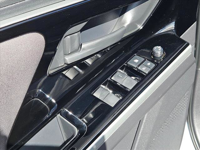 Used 2025 Subaru Solterra Premium image 11