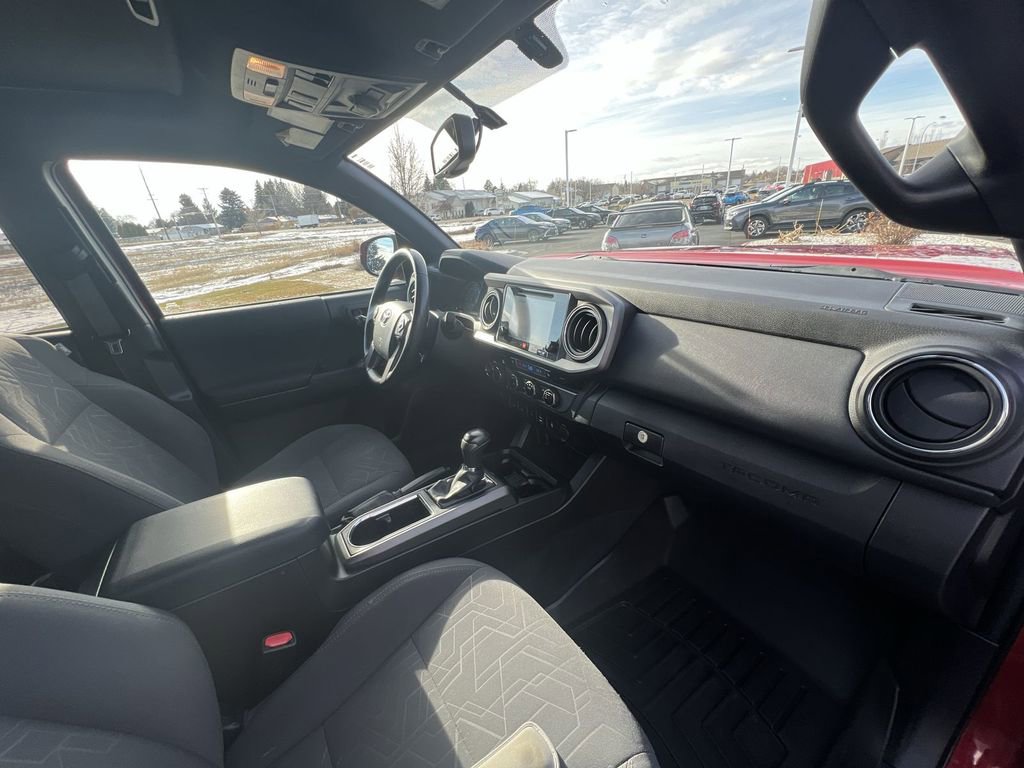 Used 2016 Toyota Tacoma TRD Off-Road image 30